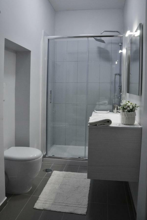 Altera Domus Bed & Breakfast เนเปิลส์ ภายนอก รูปภาพ